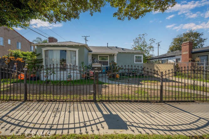 MLS #DW25251568 image #0