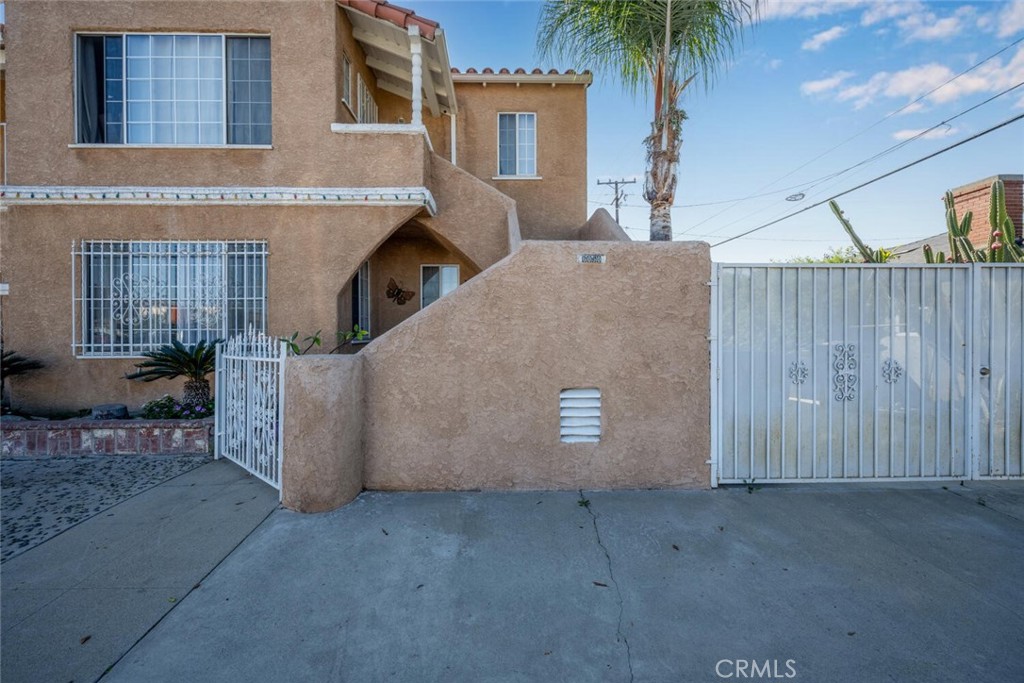 MLS #DW25251593 image #1