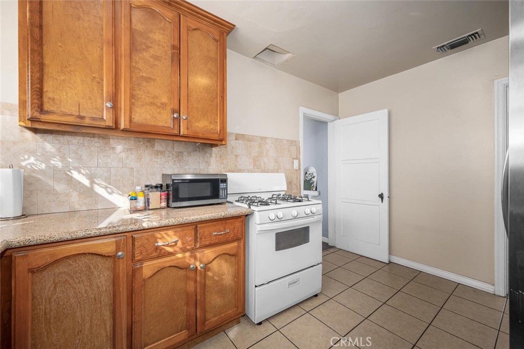 MLS #DW25251593 image #21