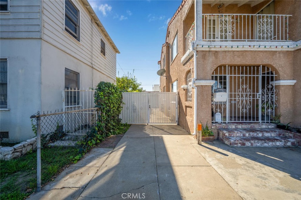 MLS #DW25251593 image #8