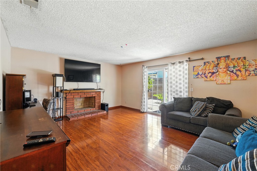 MLS #DW25252169 image #8