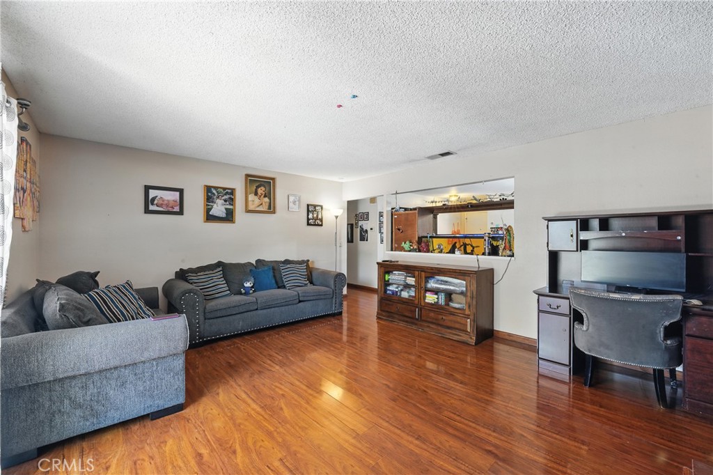 MLS #DW25252169 image #9