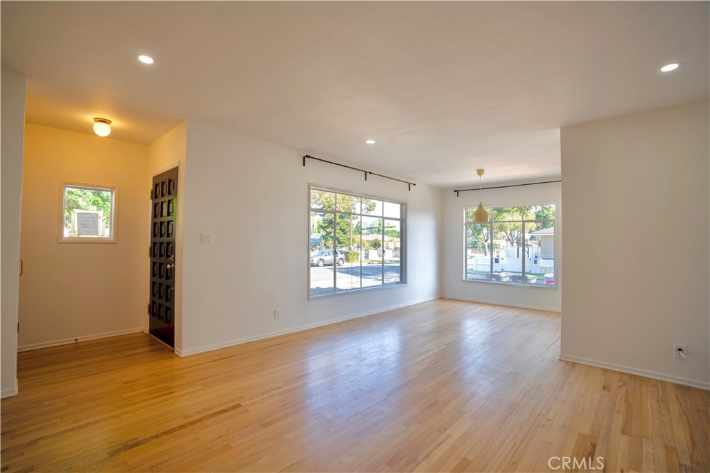 MLS #DW25253354 image #2