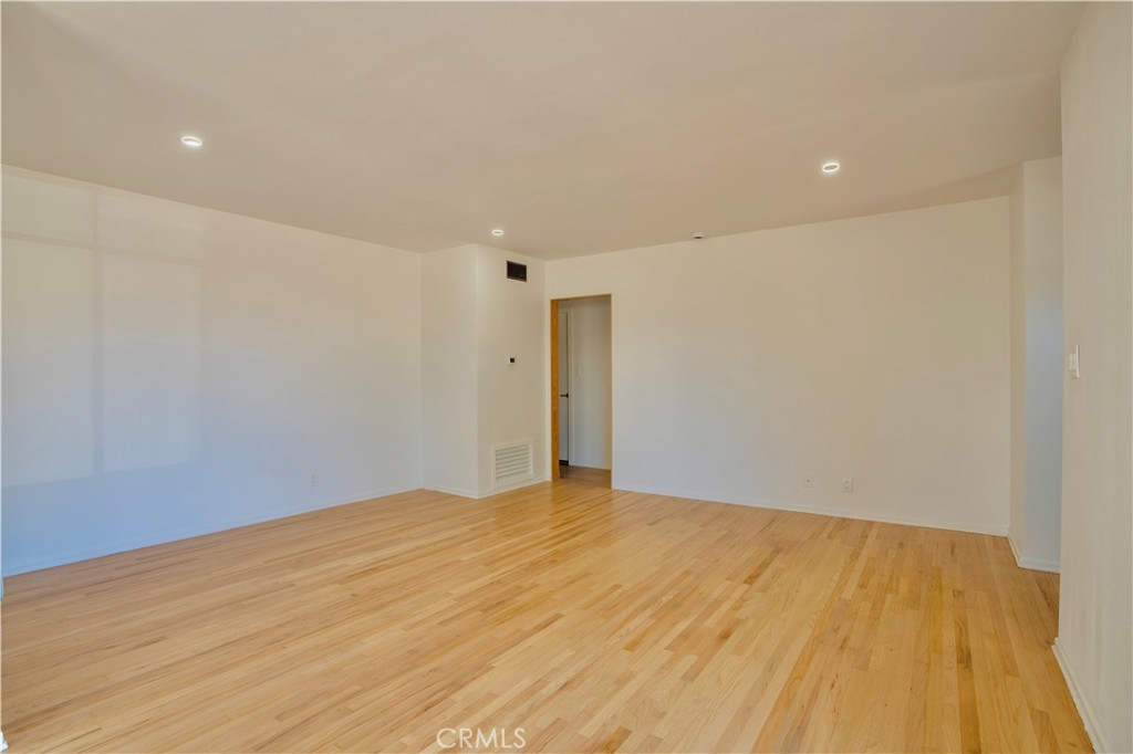 MLS #DW25253354 image #3