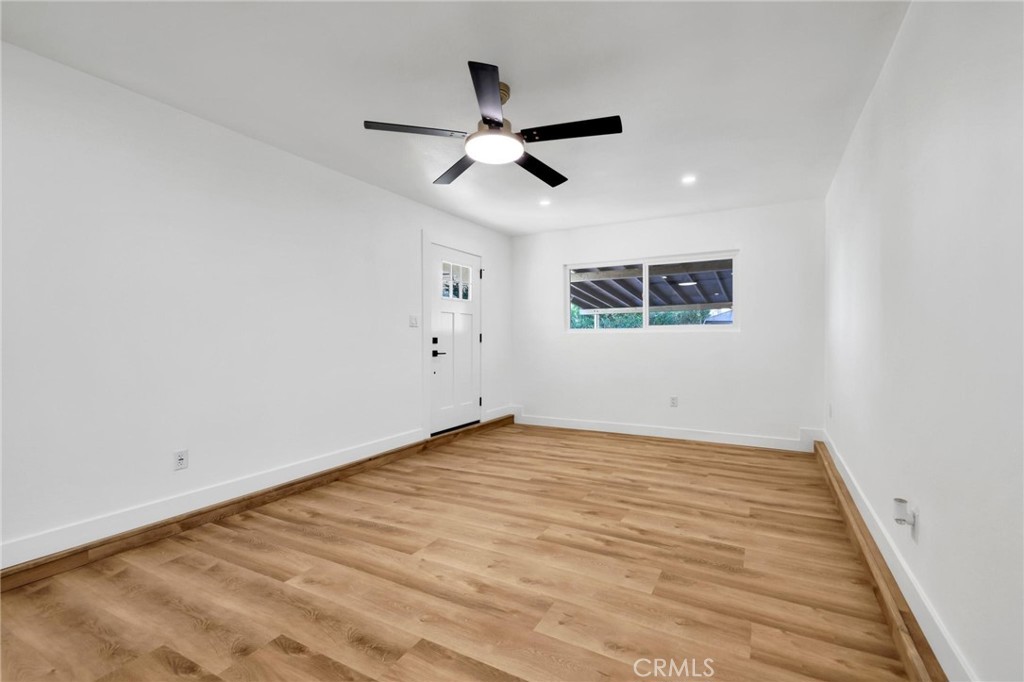 MLS #DW25255002 image #33