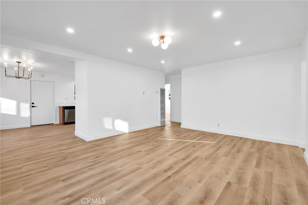 MLS #DW25255002 image #5