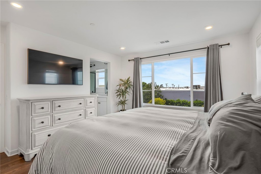 MLS #DW25255360 image #6