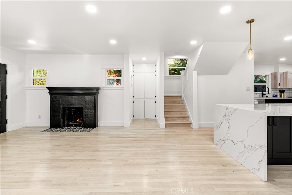 MLS #DW25257172 image #4