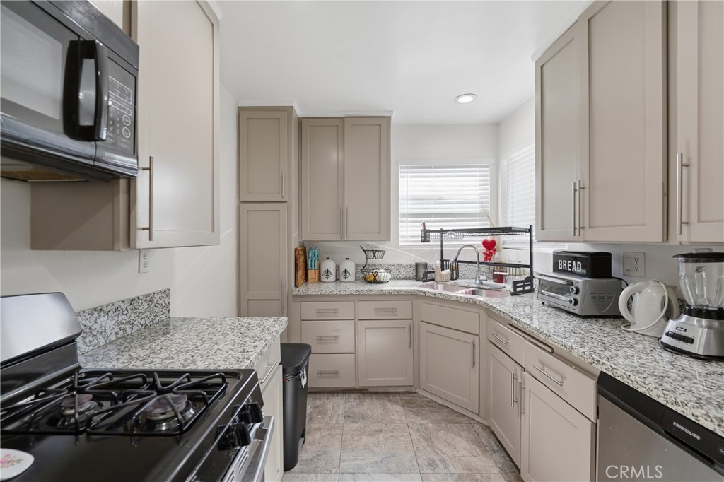 MLS #DW25257228 image #16