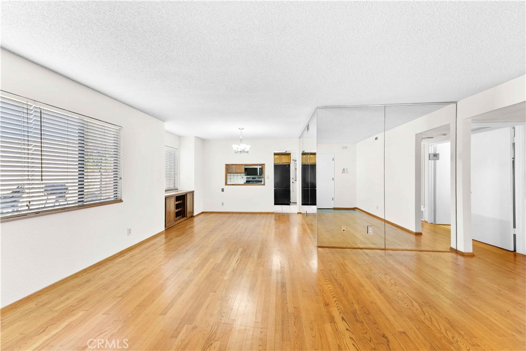 MLS #DW25258205 image #4