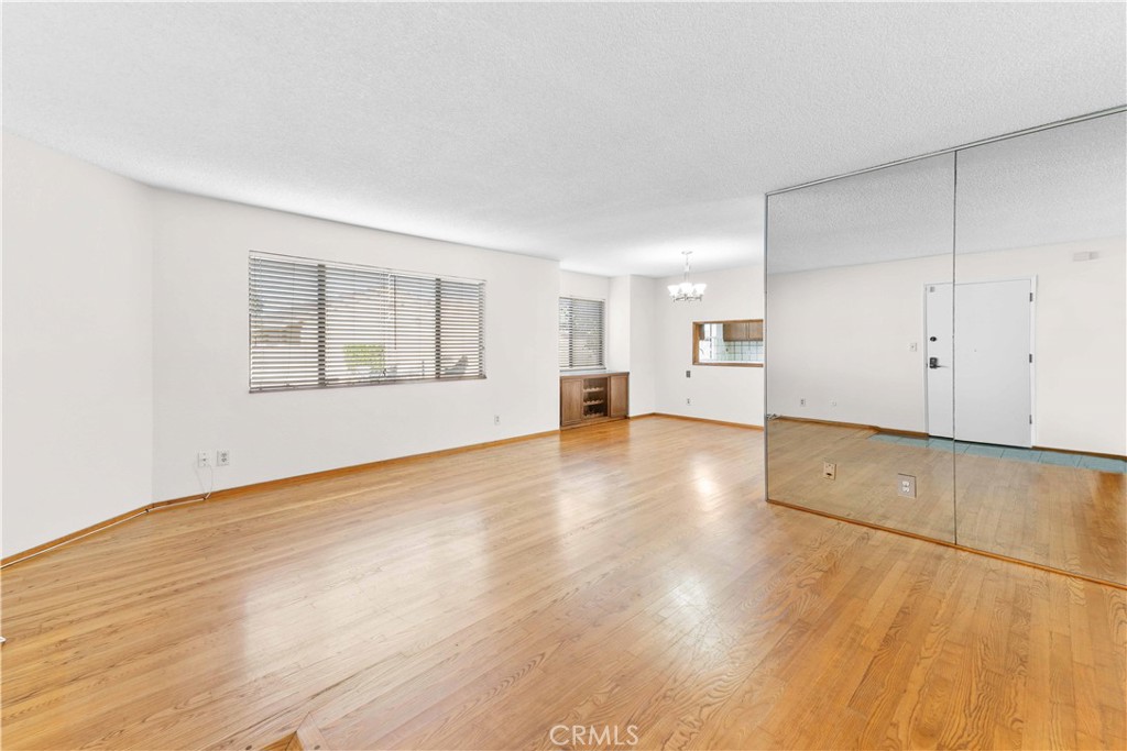 MLS #DW25258205 image #5