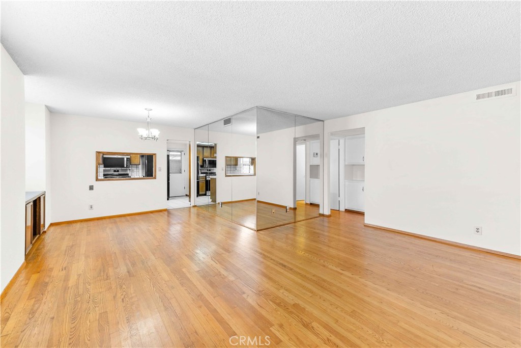 MLS #DW25258205 image #6