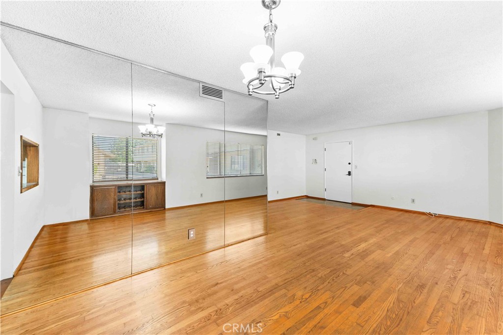 MLS #DW25258205 image #7