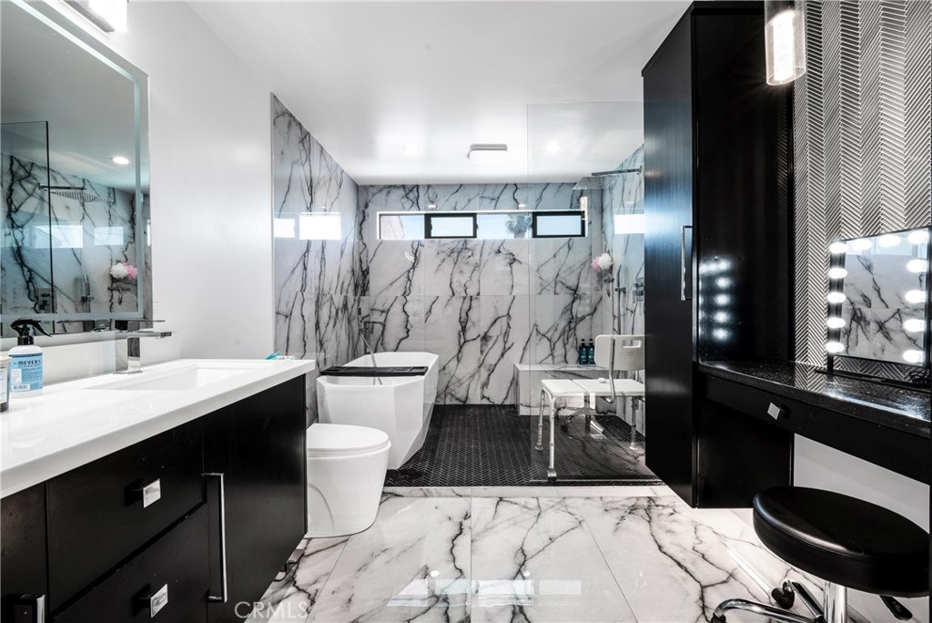 MLS #DW25261209 image #18