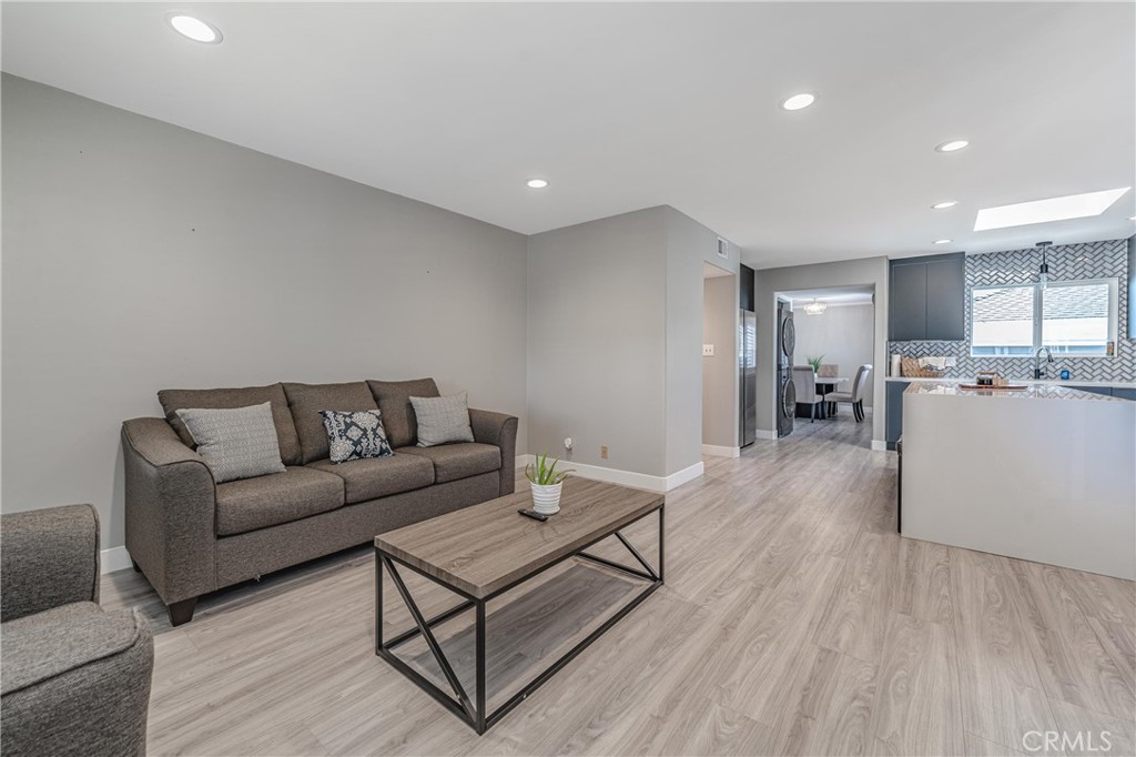 MLS #DW25261209 image #2