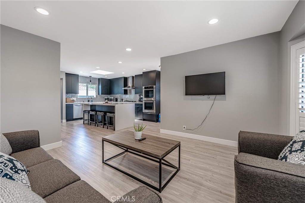 MLS #DW25261209 image #3