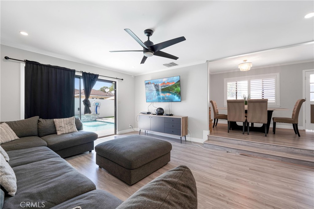 MLS #DW25261209 image #5