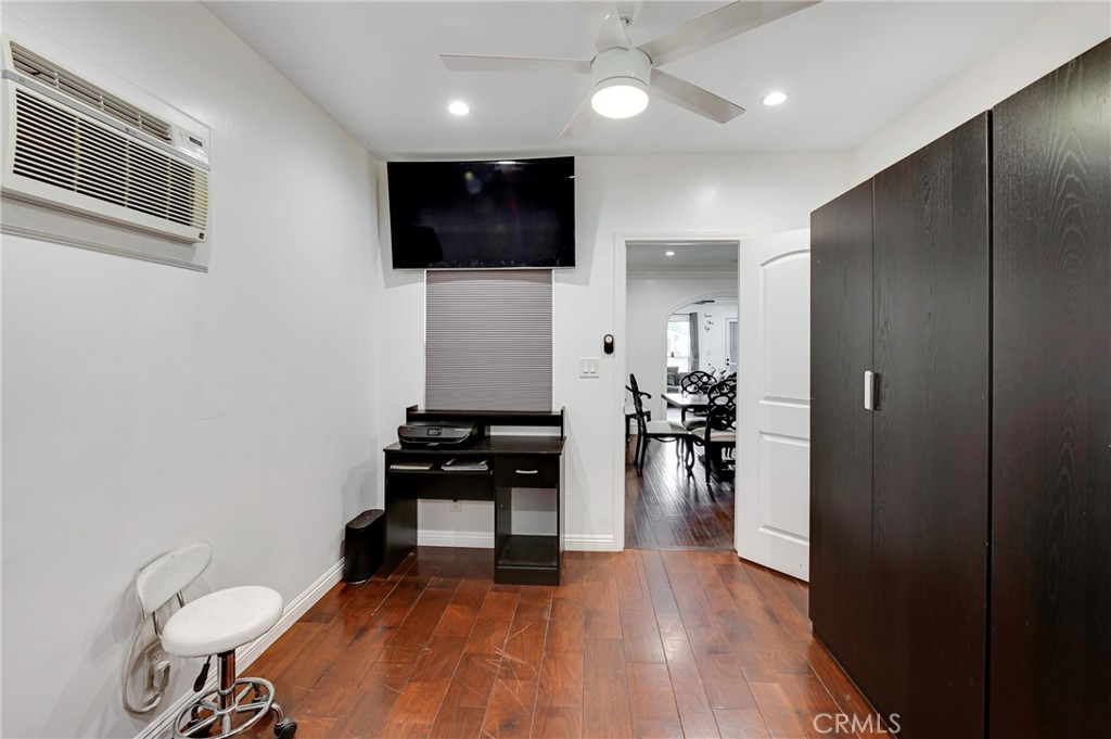 MLS #DW25261237 image #10