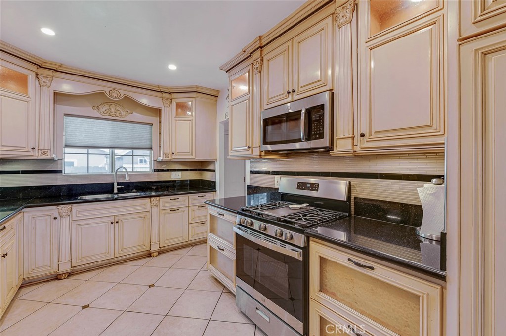 MLS #DW25261237 image #12