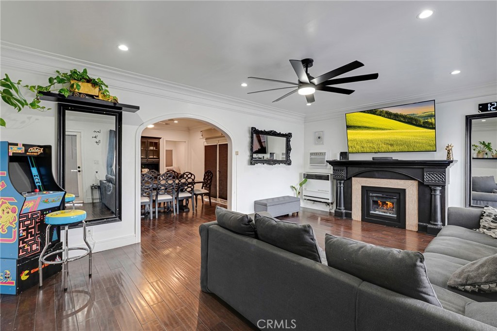 MLS #DW25261237 image #4