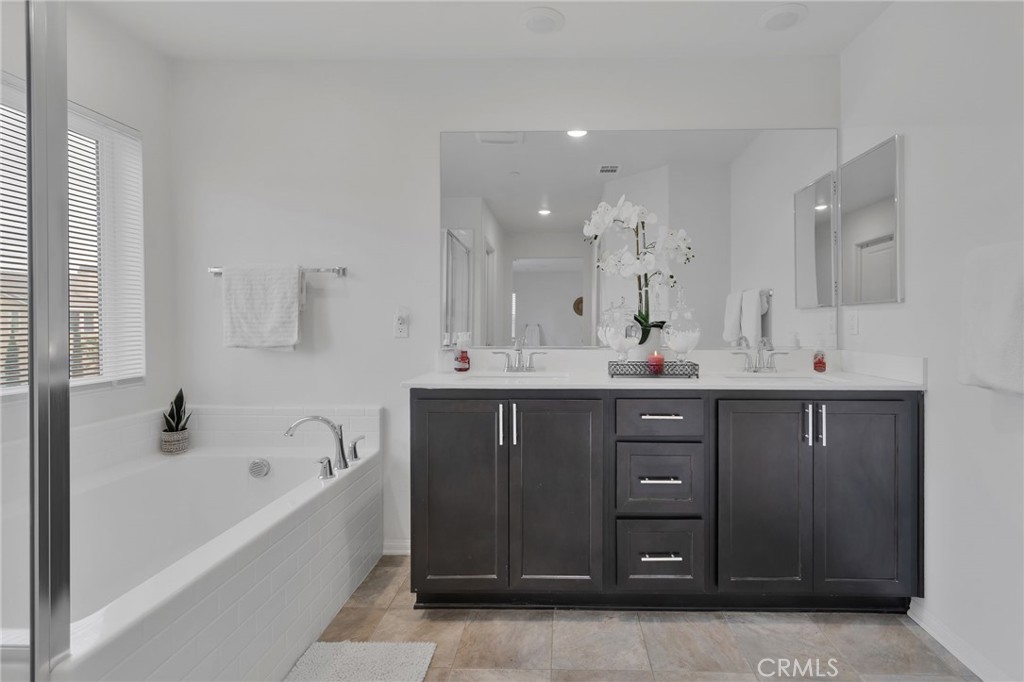 MLS #DW25261421 image #35