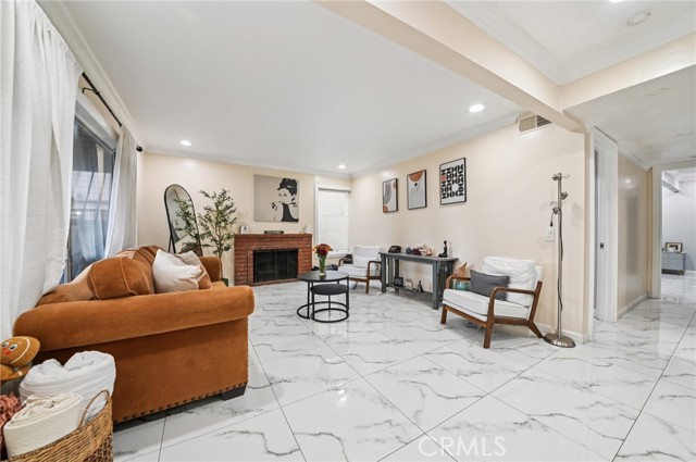 MLS #DW25265601 image #6