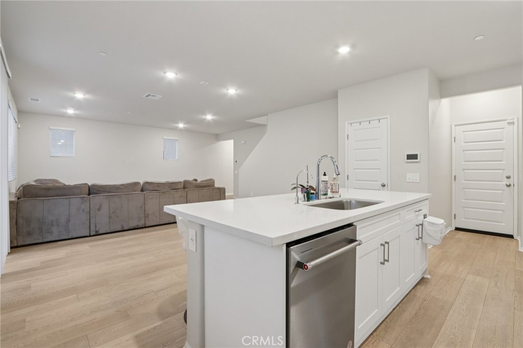 MLS #DW25266780 image #13