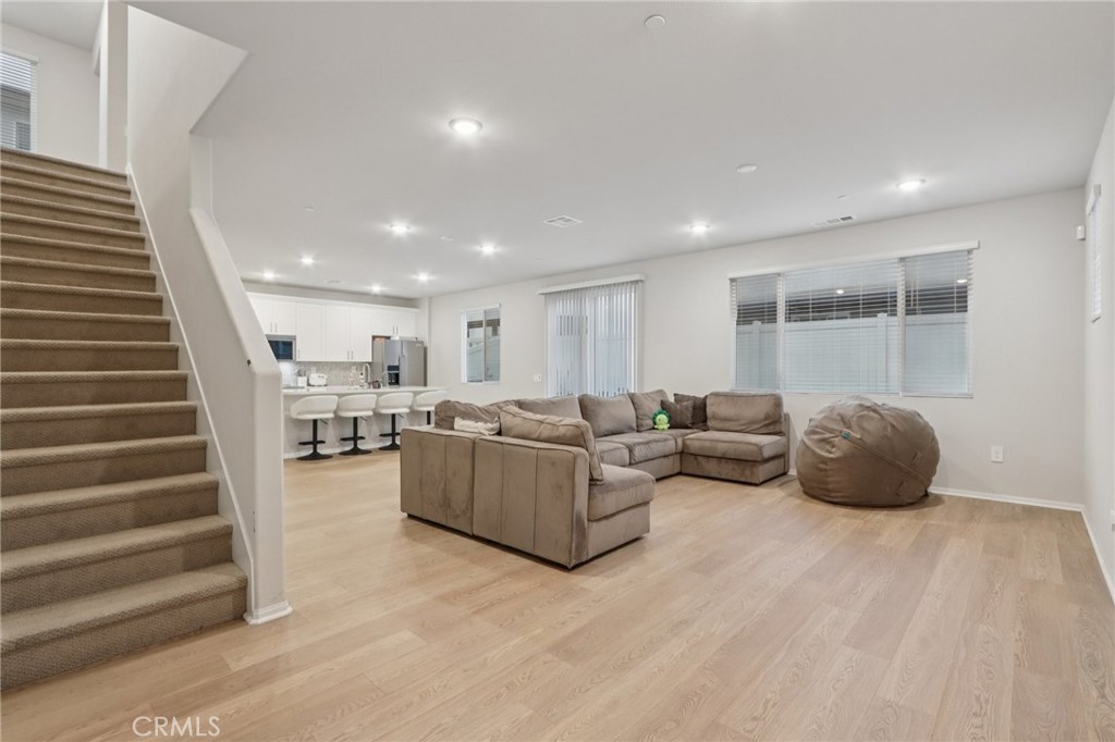 MLS #DW25266780 image #4