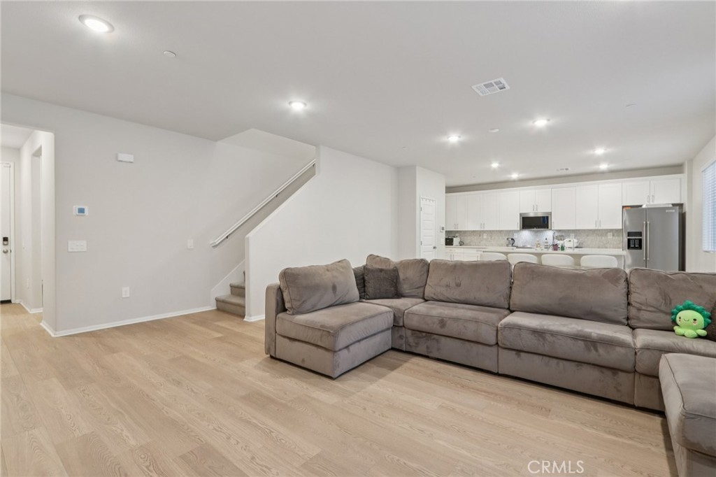 MLS #DW25266780 image #6