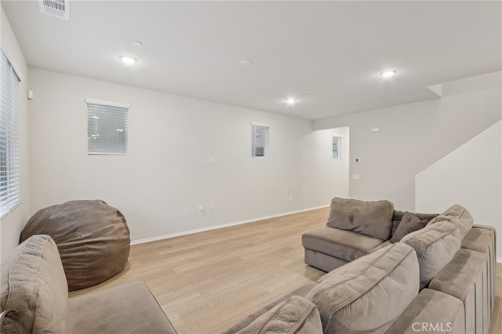 MLS #DW25266780 image #8