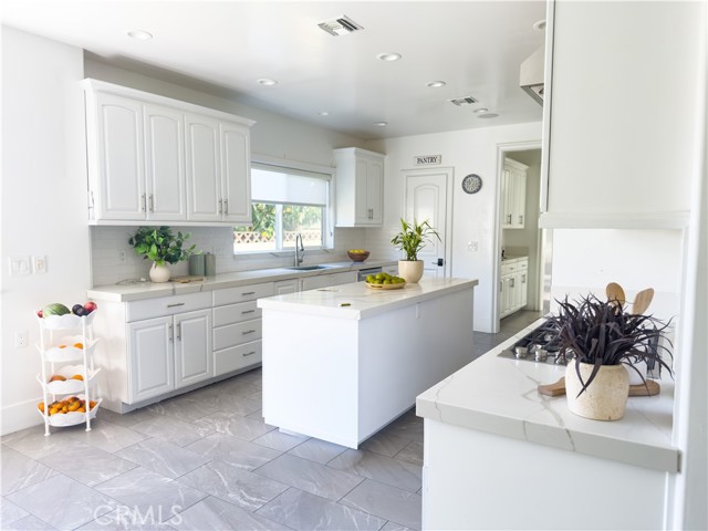 MLS #DW25266951 image #9