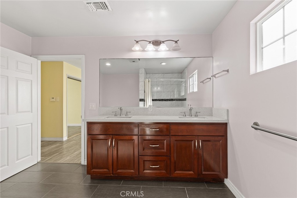 MLS #DW25267187 image #26