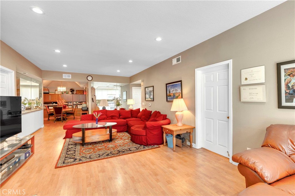 MLS #DW25268272 image #2