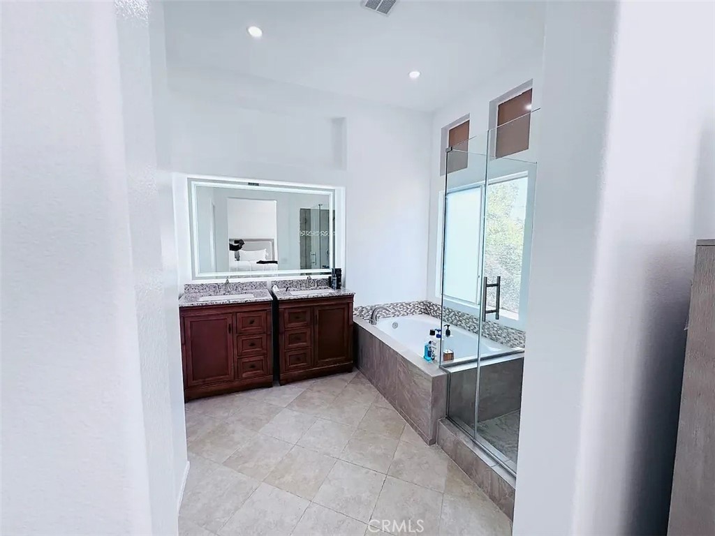 MLS #DW25268567 image #16