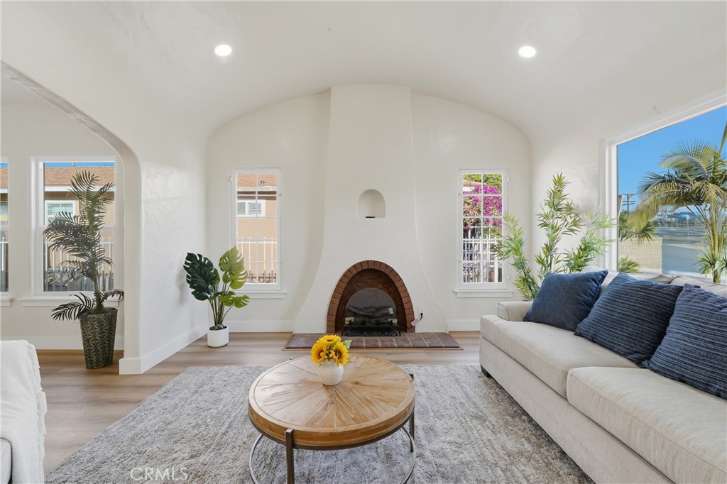 MLS #DW25268941 image #2