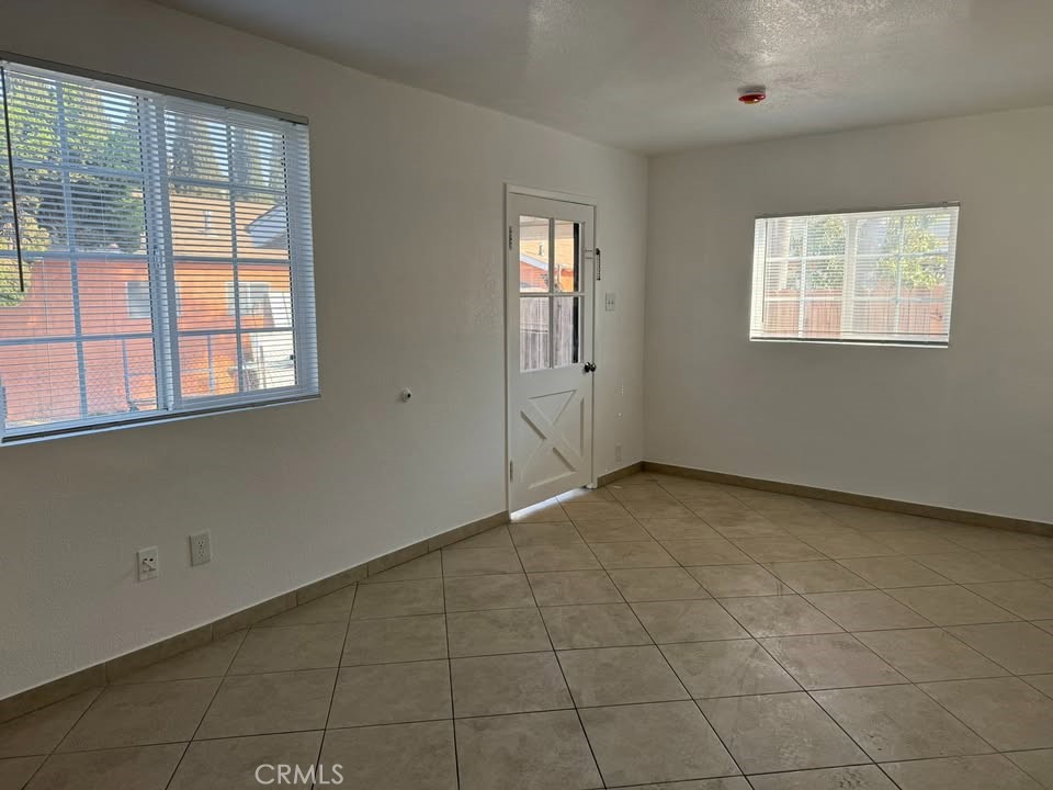 MLS #DW25270182 image #6