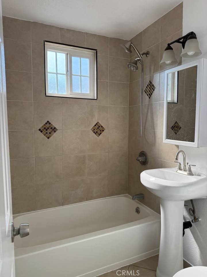 MLS #DW25270182 image #8