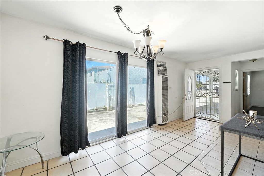 MLS #DW25271301 image #10