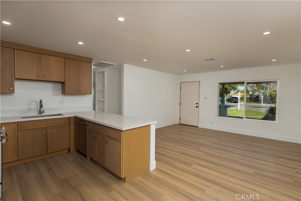 MLS #DW25274006 image #6