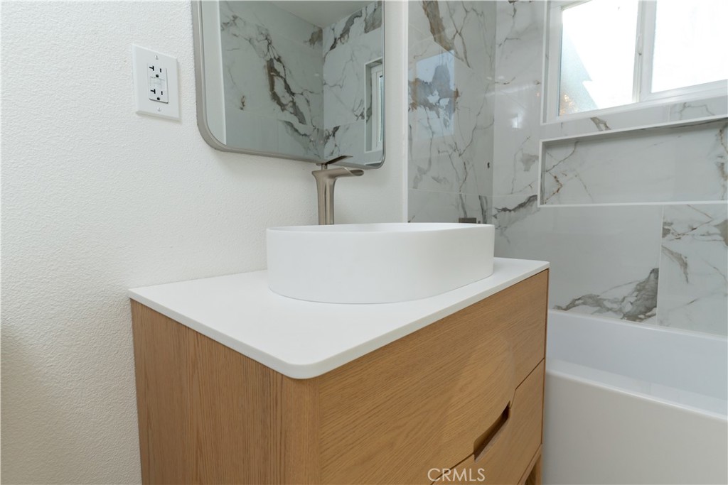 MLS #DW25274006 image #9