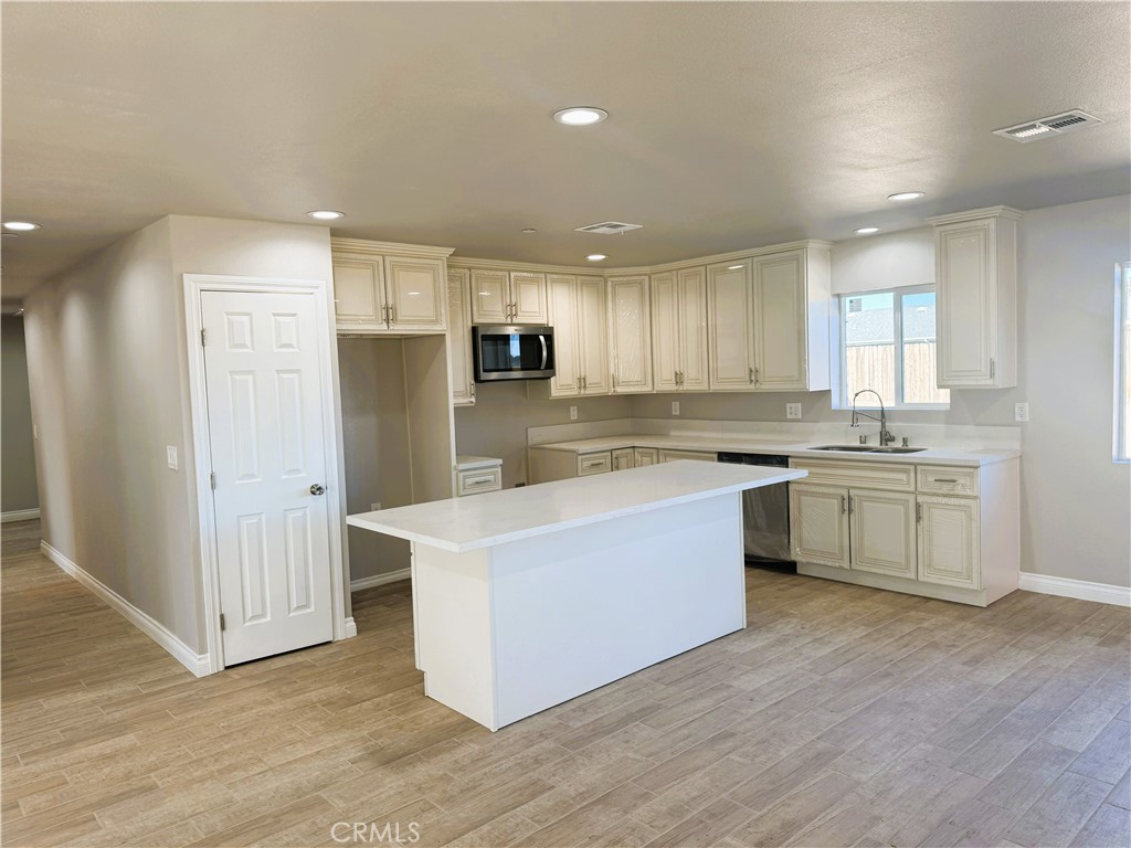 MLS #DW25274402 image #4