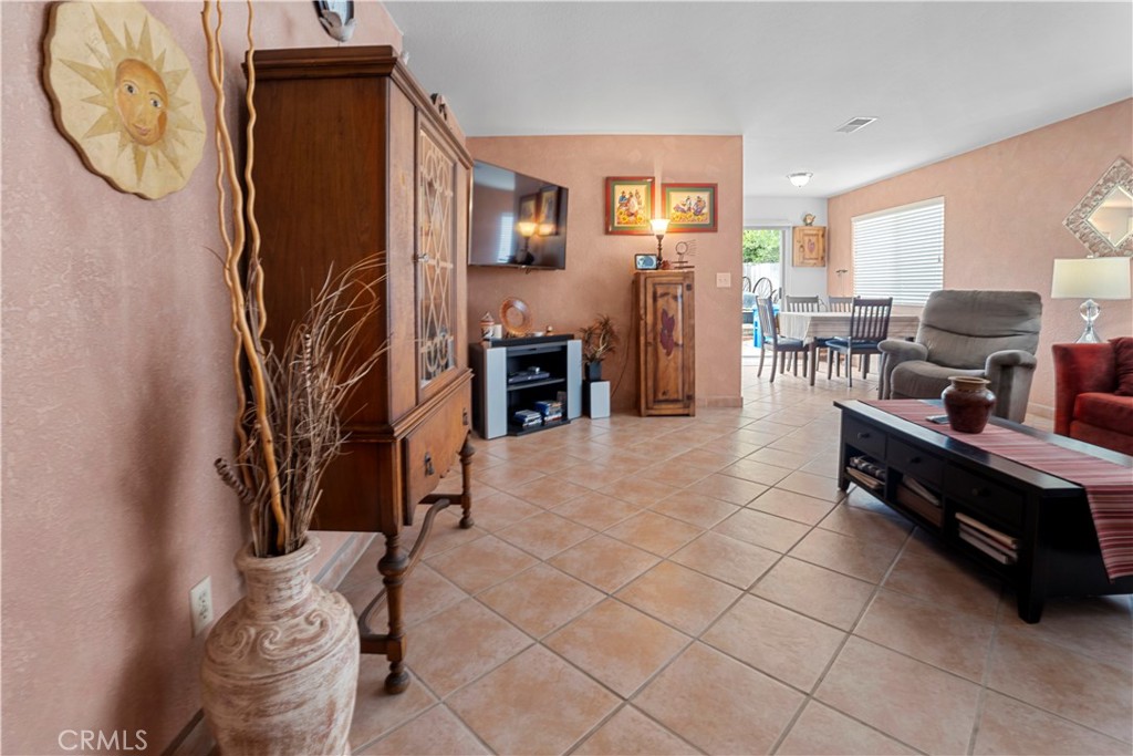 MLS #FR25216469 image #7