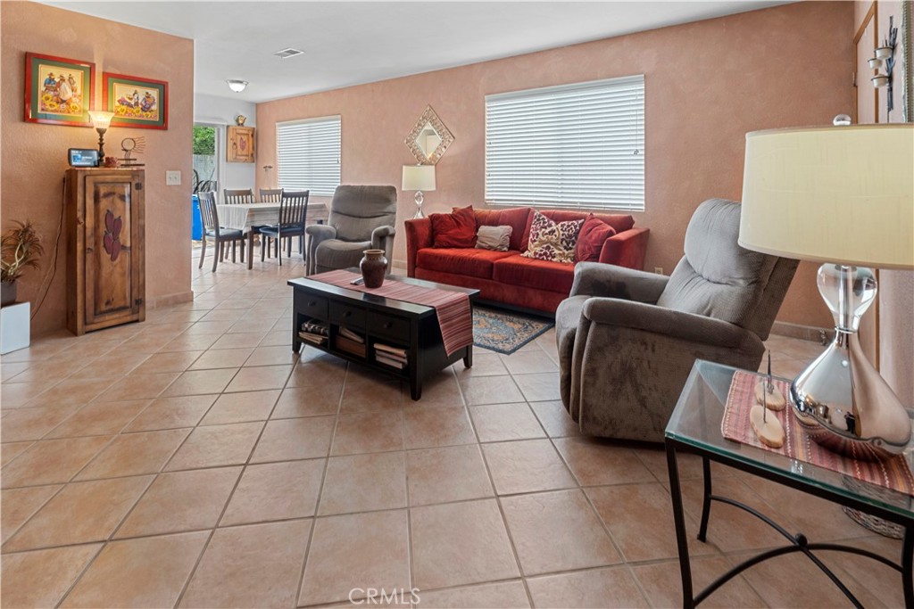 MLS #FR25216469 image #8