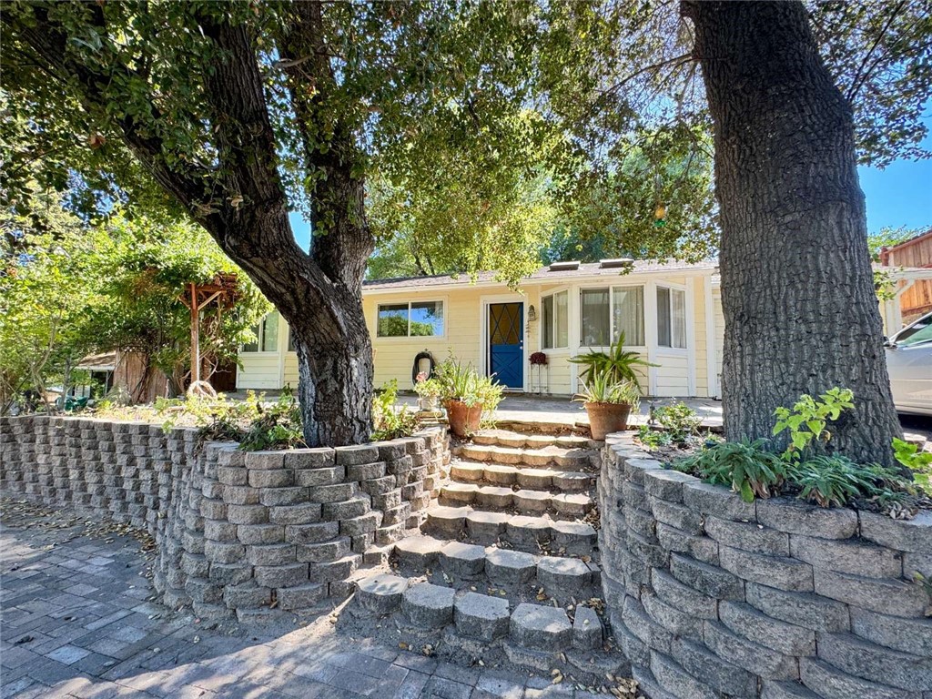 MLS #FR25260702 image #2