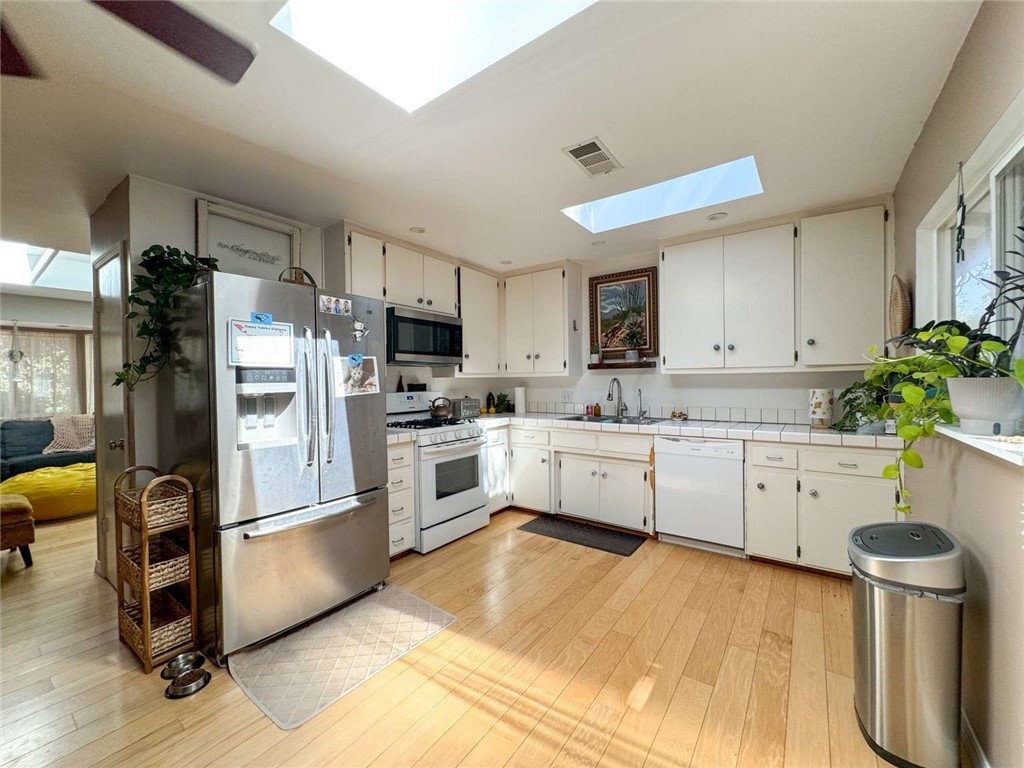 MLS #FR25260702 image #4