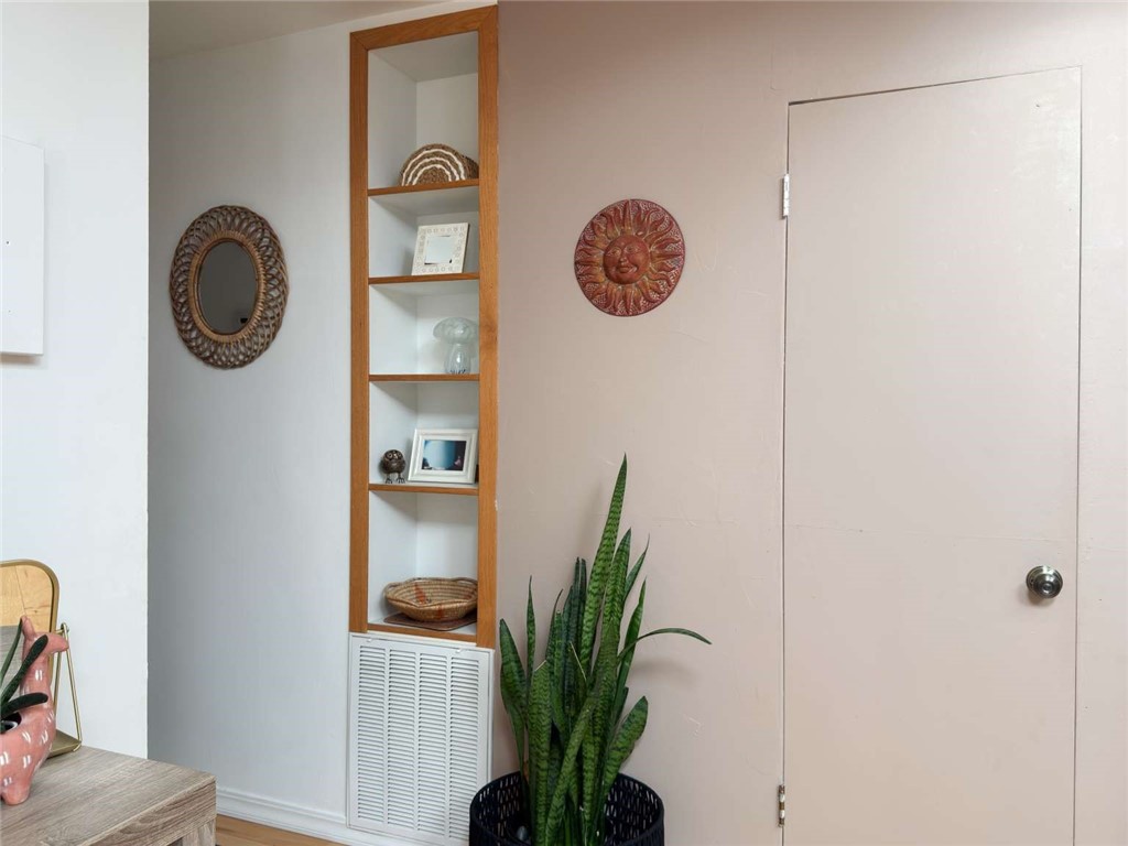 MLS #FR25260702 image #9