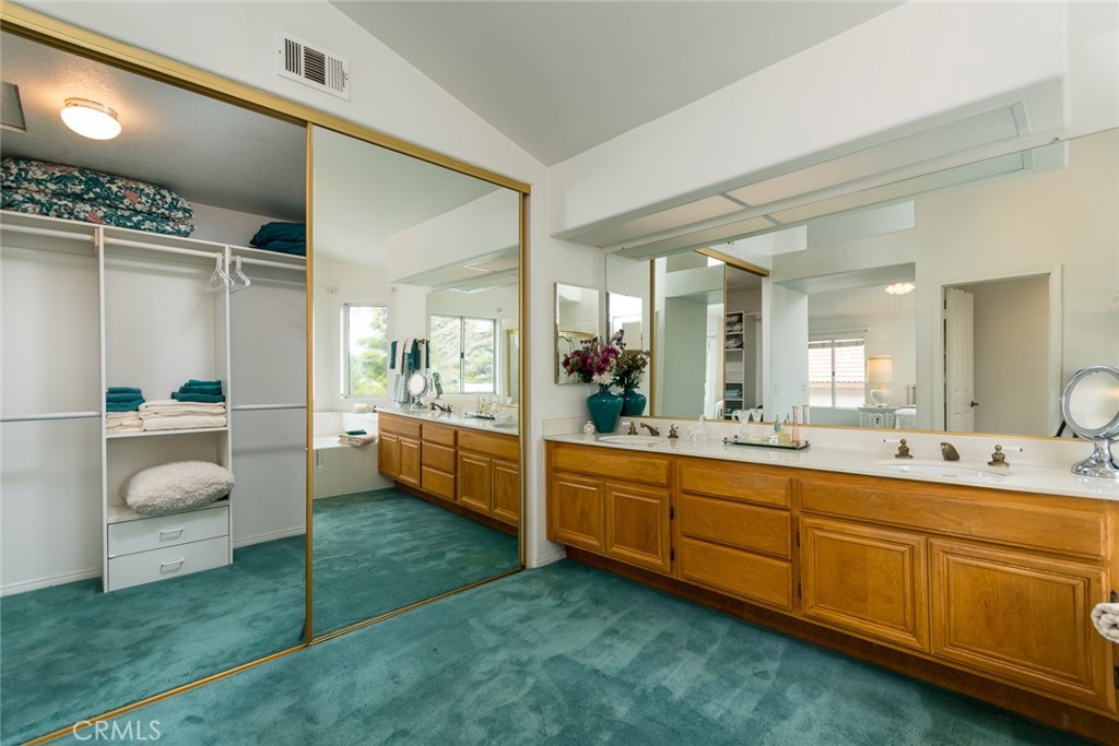 MLS #GD25101012 image #35