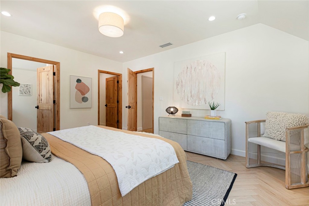 MLS #GD25190373 image #32