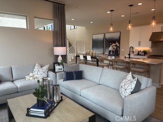 MLS #IG25043717 image #1