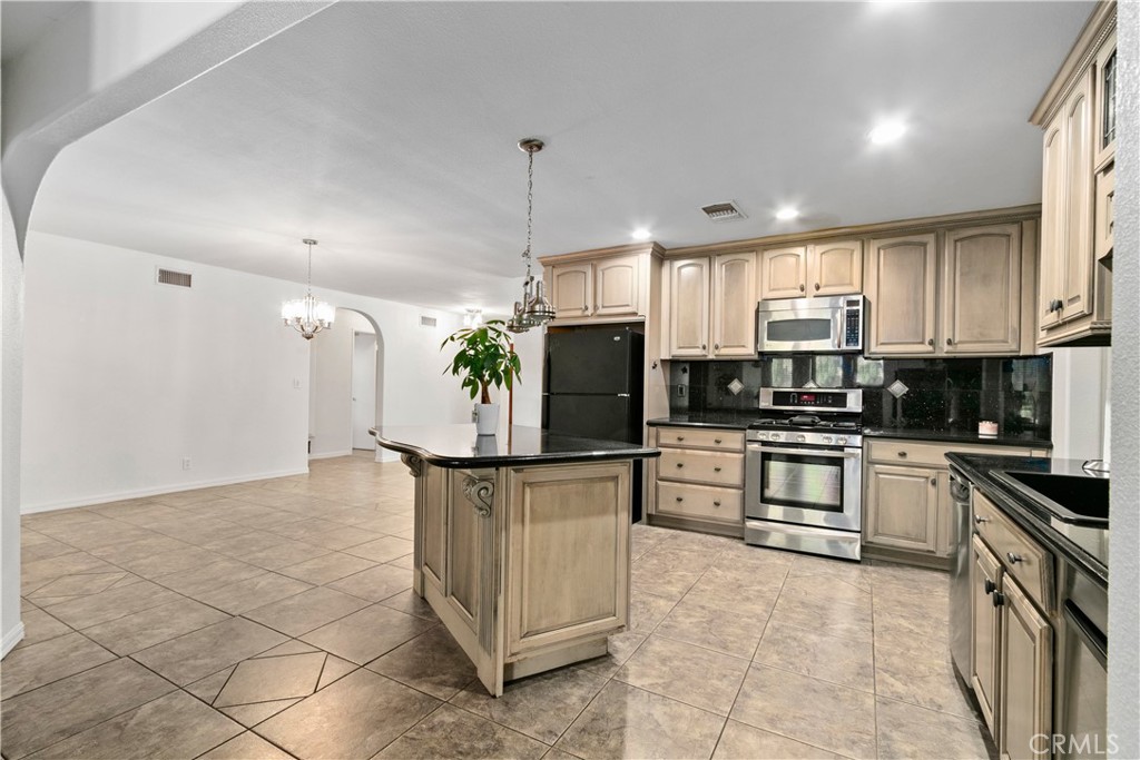 MLS #IG25191550 image #8